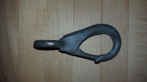 Ludell Bronze Hook