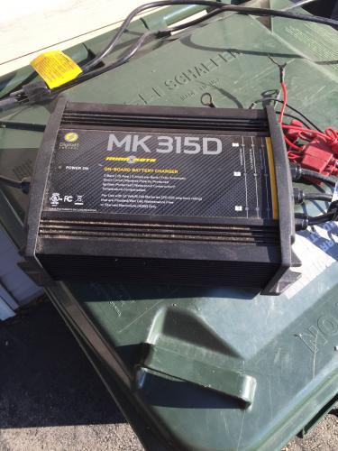 Minnkota MK 315D charger